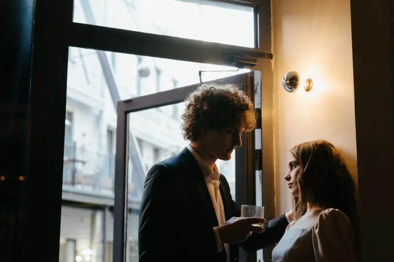What Happens to Your Mind When Someone Actually Listens: The Neuroscience Behind Genuine Dialogue and Elite Companionship